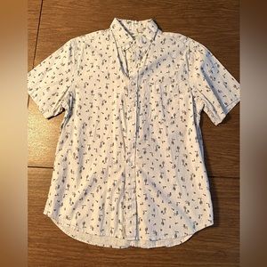 EUC Old Navy Shirt size Men’s Medium